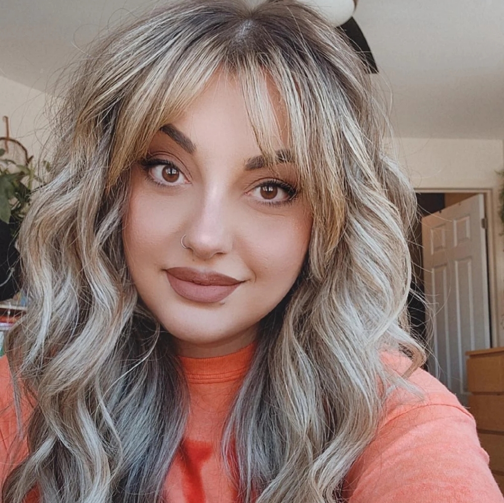 Meet your Posher, Cassandra